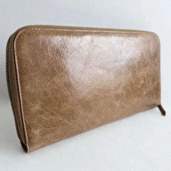 Balenciaga New Distressed Leather Zip Around Wallet Clutch With Dust Bag - Picture 13 of 16